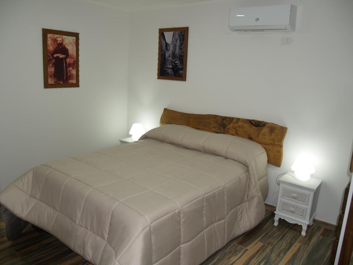 Dimora Forgione B&B - Pietrelcina Luaran gambar