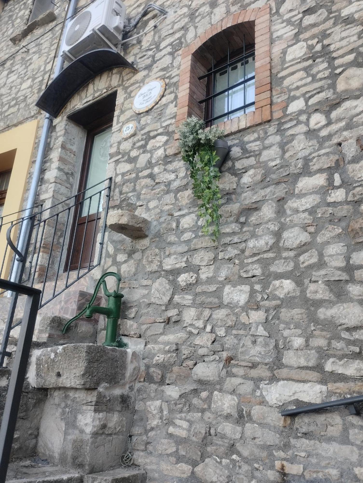 Dimora Forgione B&B - Pietrelcina Luaran gambar