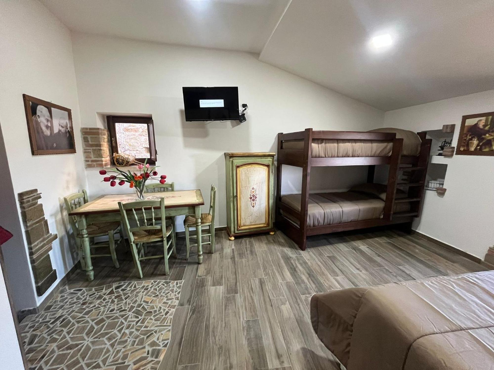 Dimora Forgione B&B - Pietrelcina Luaran gambar