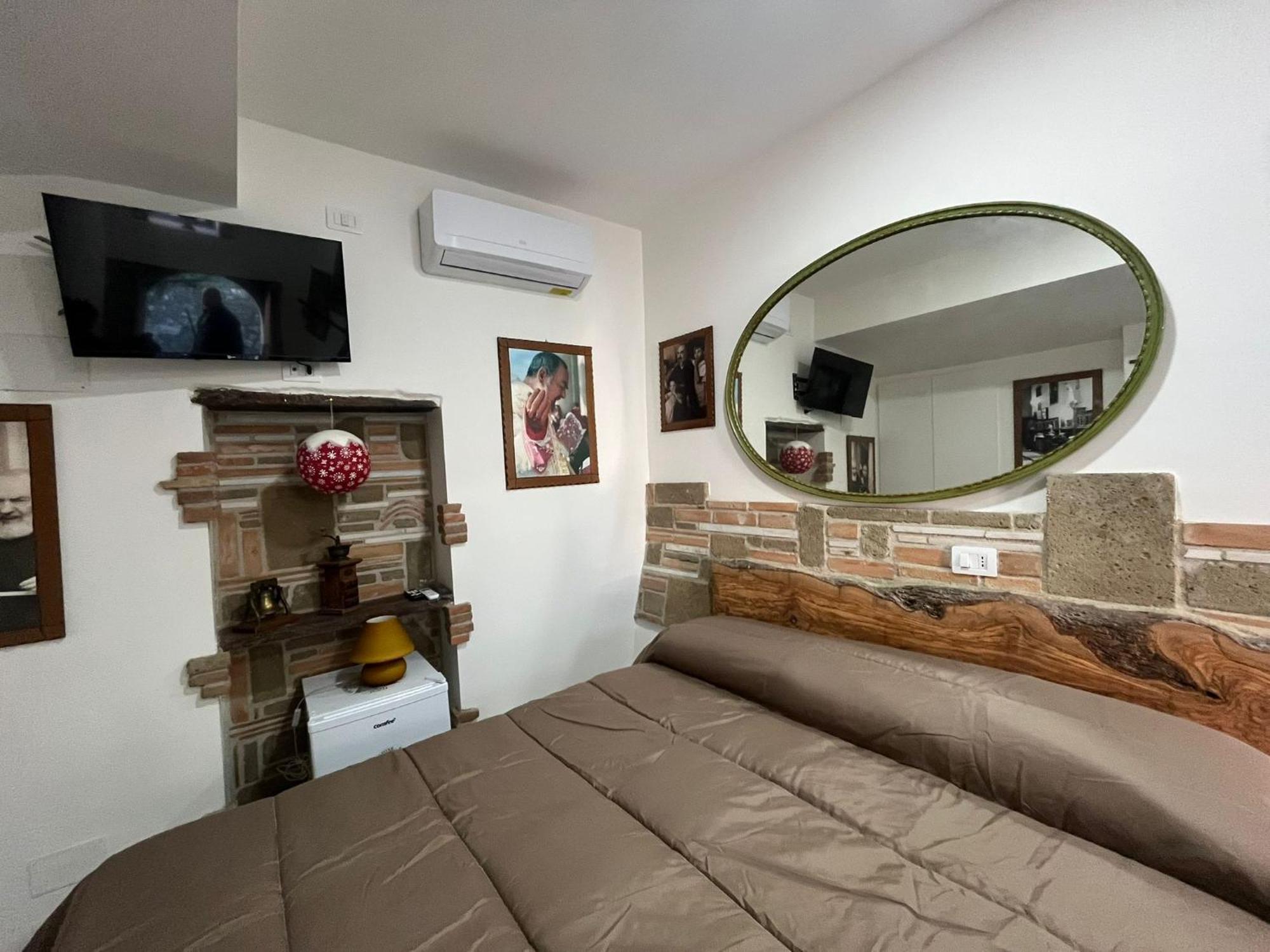 Dimora Forgione B&B - Pietrelcina Luaran gambar