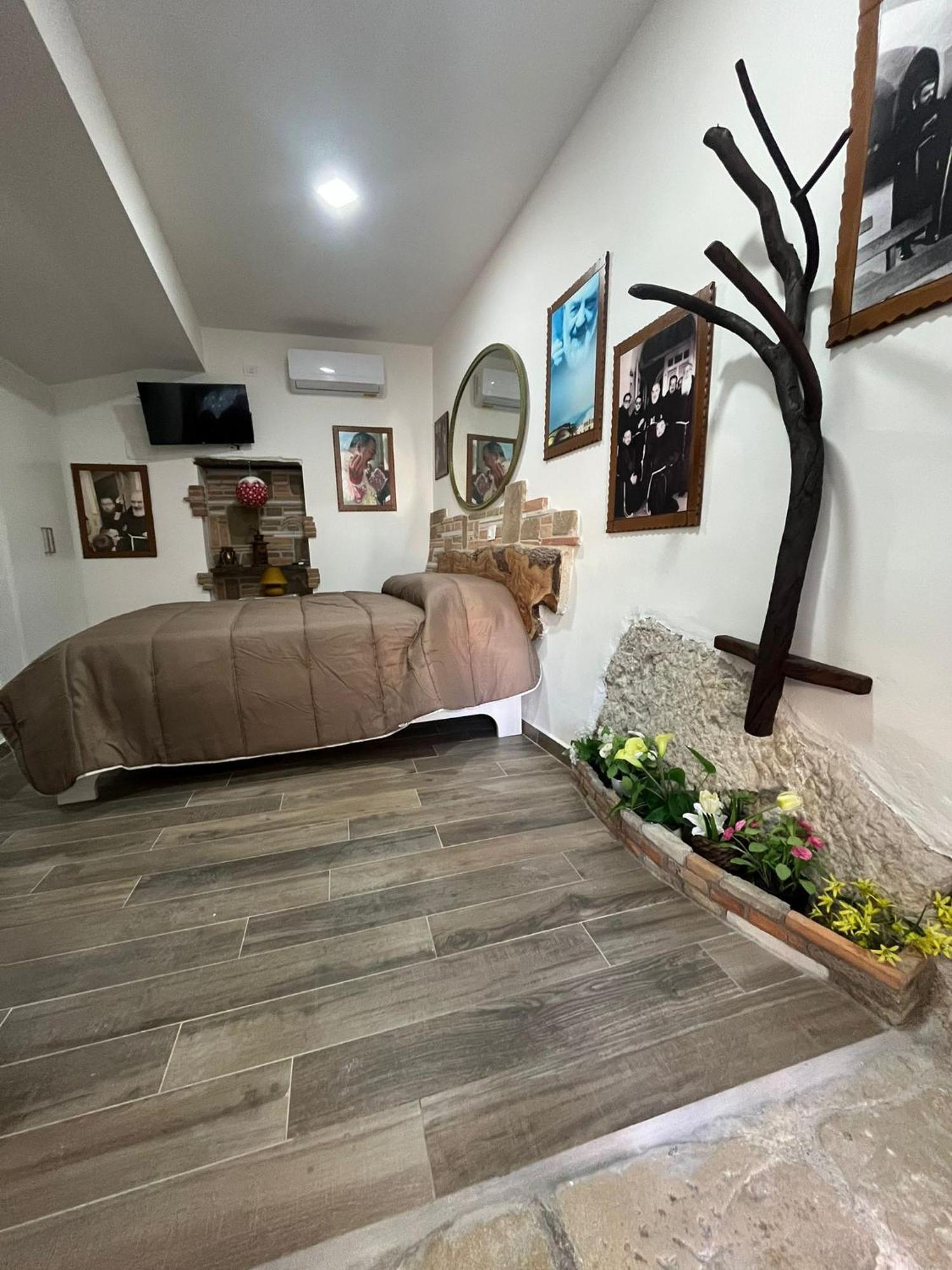 Dimora Forgione B&B - Pietrelcina Luaran gambar